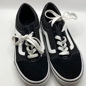 Vans Kids Classic Black and White Sneakers
751